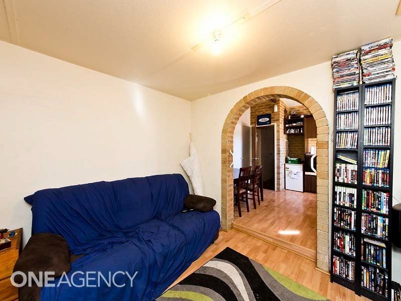 43 Banksia Road, Camillo WA 6111