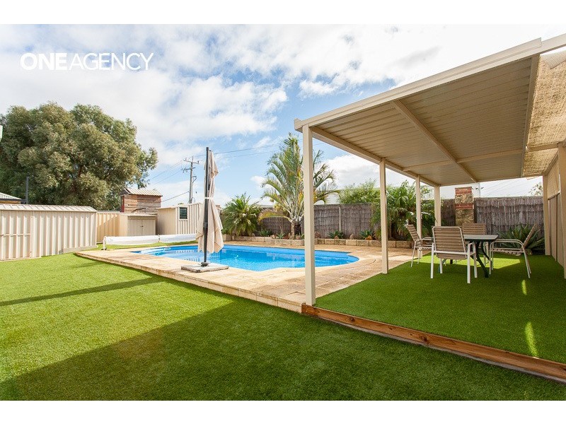 45 Ridge Road, Cockburn Central WA 6164