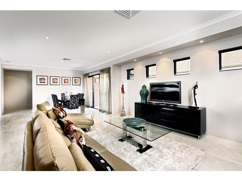16 Acott Road, Gosnells WA 6110
