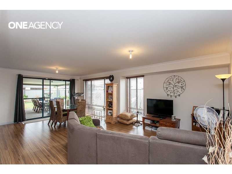 2 Poseidon Road, Byford WA 6122