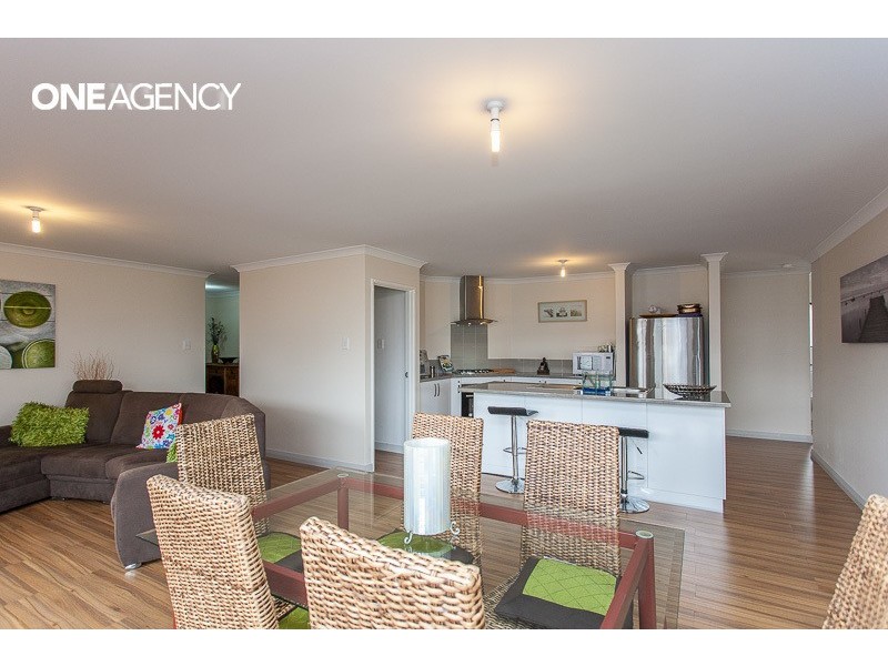 2 Poseidon Road, Byford WA 6122