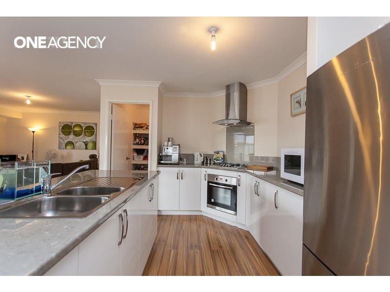 2 Poseidon Road, Byford WA 6122