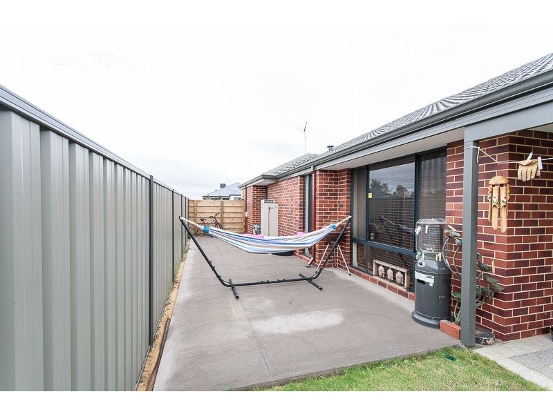 2 Poseidon Road, Byford WA 6122