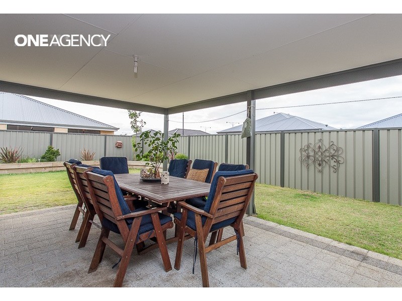2 Poseidon Road, Byford WA 6122