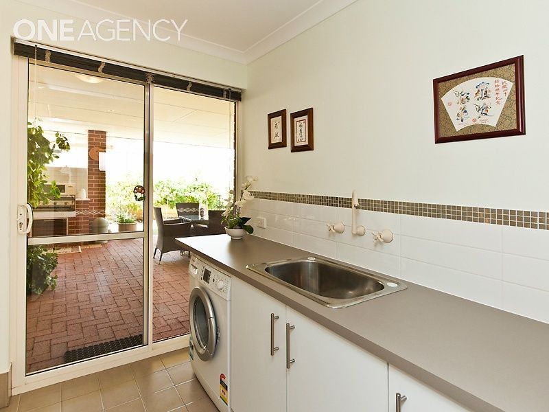 8 Emmet Parkway, Canning Vale WA 6155