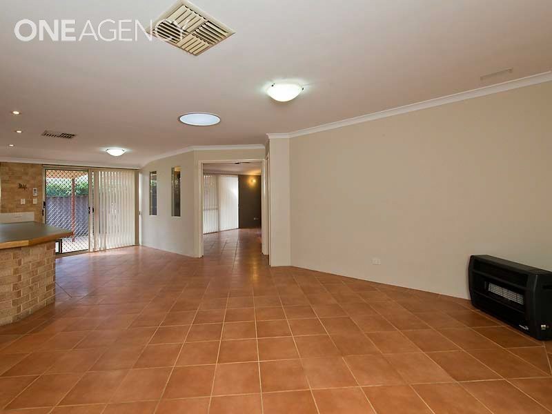 16 Madden Place, Huntingdale WA 6110