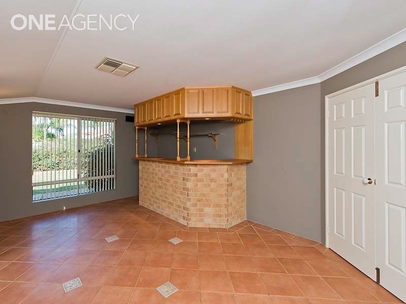 16 Madden Place, Huntingdale WA 6110