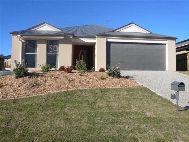 8 Madison Road, Coomera QLD 4209