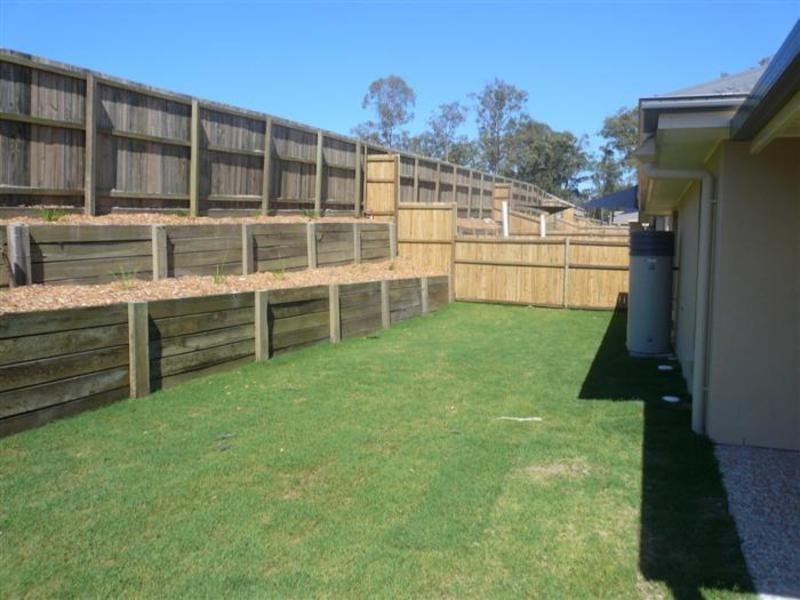 8 Madison Road, Coomera QLD 4209