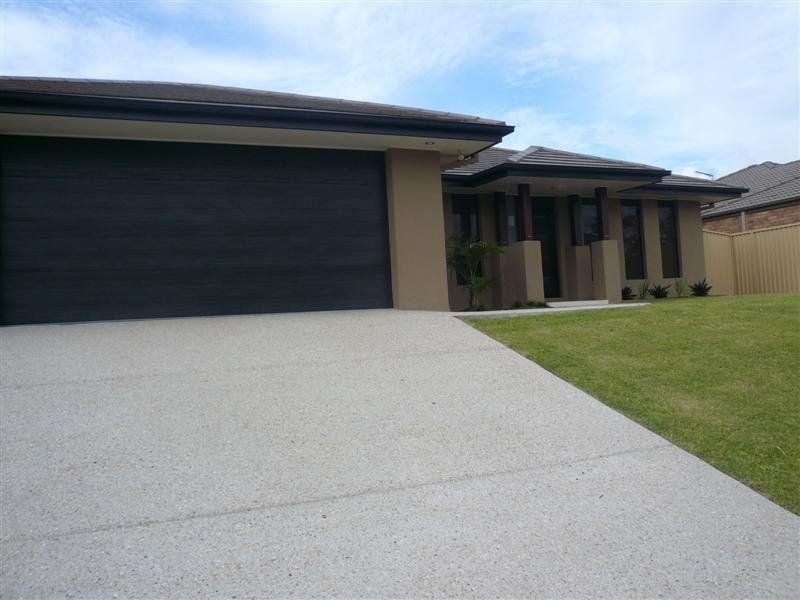 9 Stringybark Drive, Molendinar QLD 4214