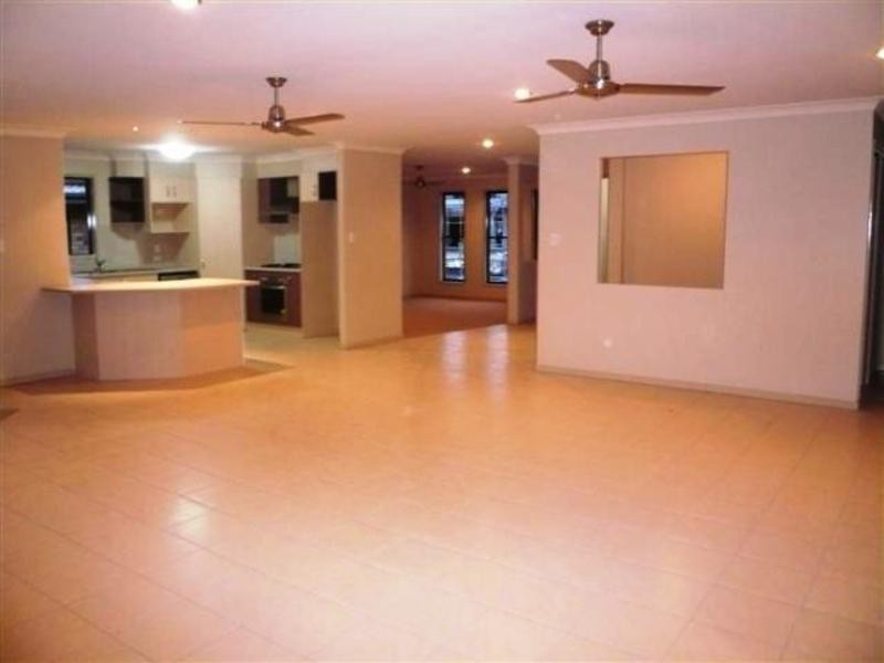 9 Stringybark Drive, Molendinar QLD 4214