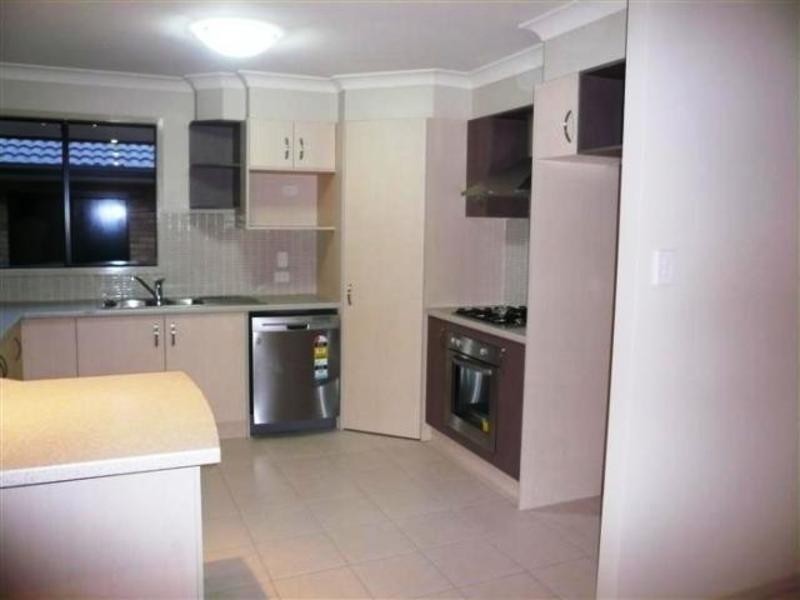 9 Stringybark Drive, Molendinar QLD 4214