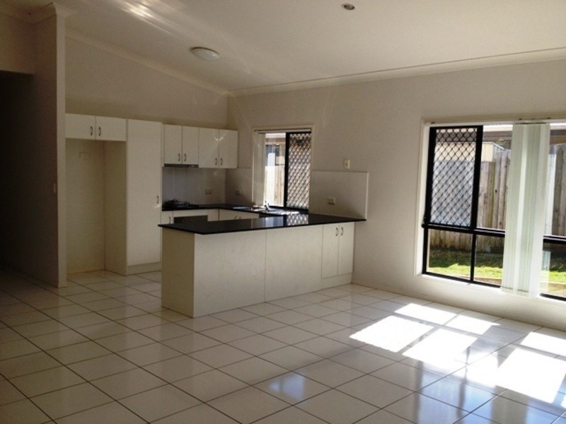 10 Santana Road, Coomera QLD 4209