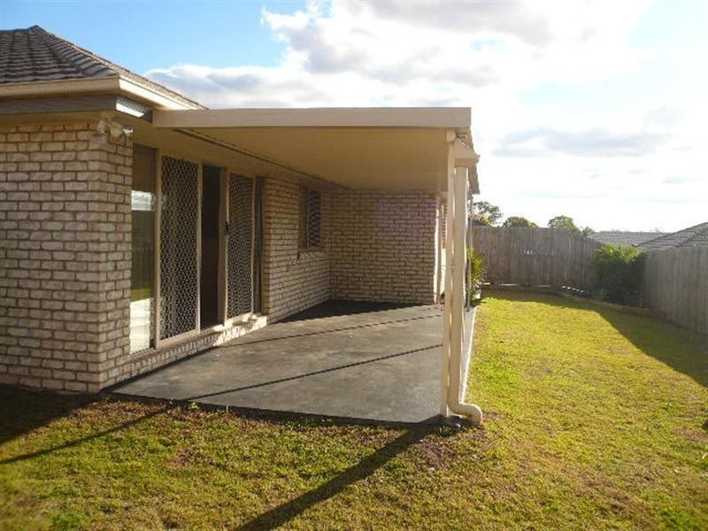 16 Dornoch Crescent, Raceview QLD 4305