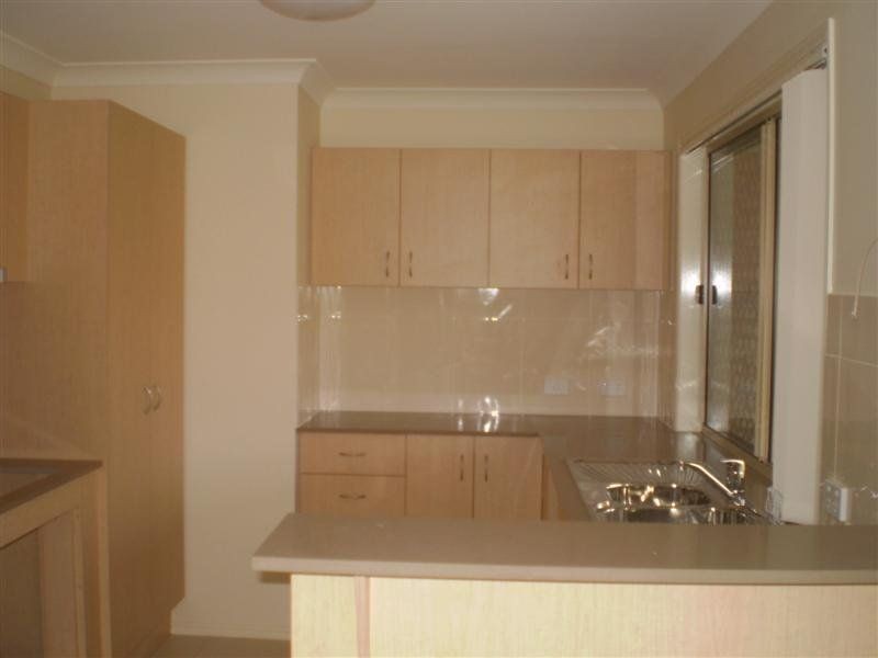 16 Dornoch Crescent, Raceview QLD 4305