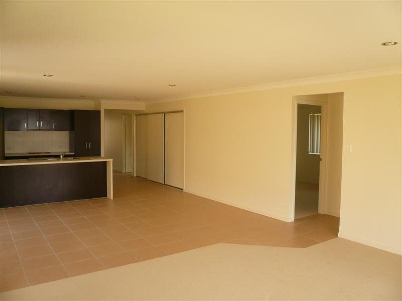11 Alvine Drive, Eagleby QLD 4207