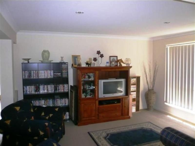 18 Marigold Avenue, Regents Park QLD 4118