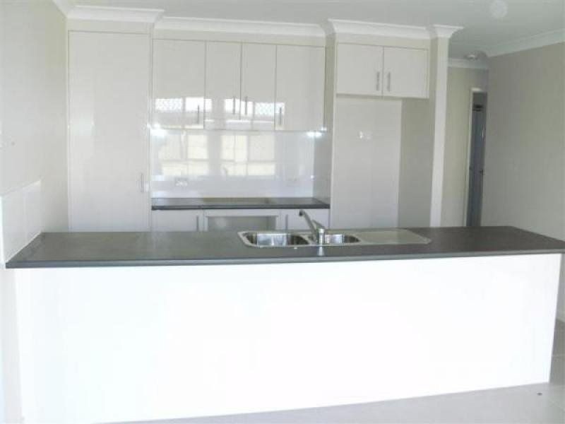 66 Wunburra Circle, Pacific Pines QLD 4211