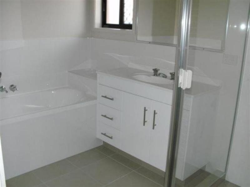 66 Wunburra Circle, Pacific Pines QLD 4211