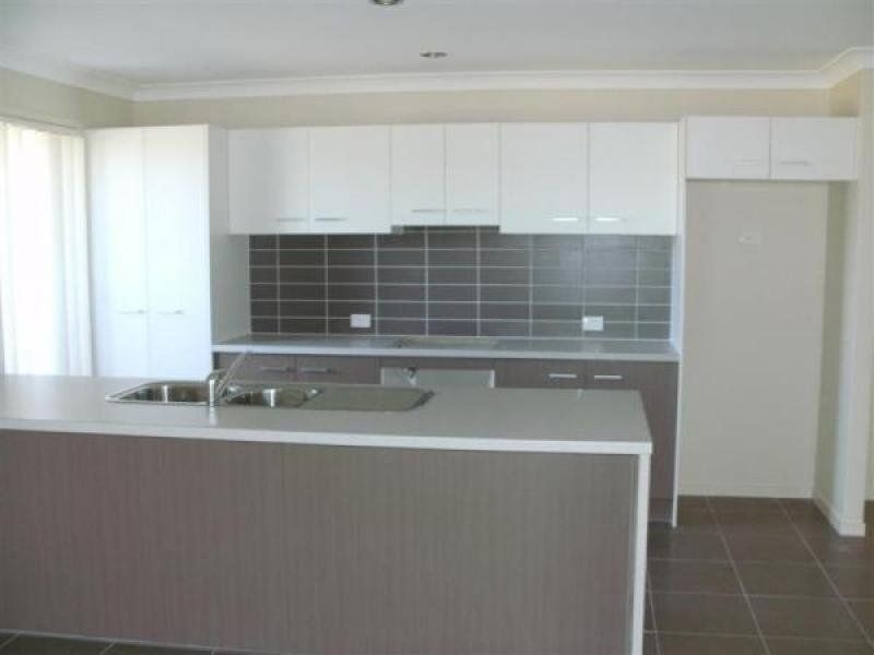 5 Skyline Circuit, Bahrs Scrub QLD 4207