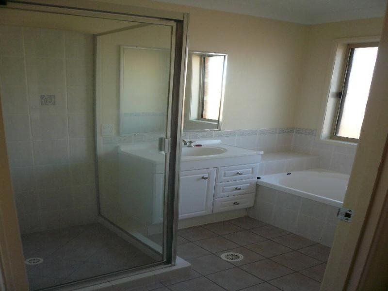 13 Glengarry Lane, Raceview QLD 4305