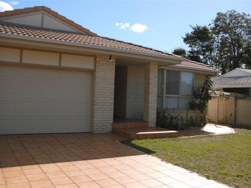 4 Frascati Street, Mermaid Waters QLD 4218