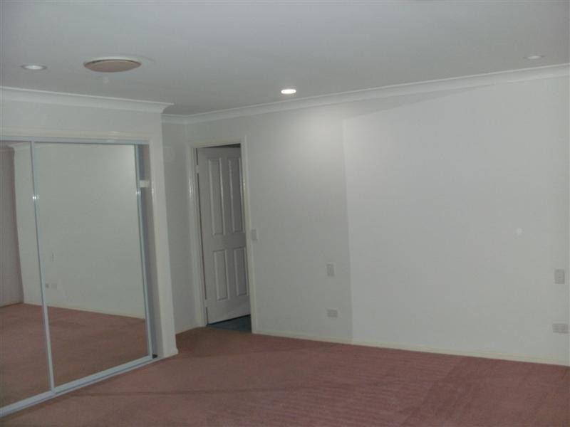 4 Frascati Street, Mermaid Waters QLD 4218