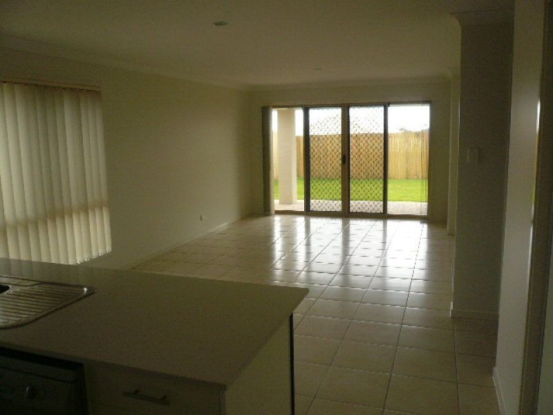 114 Mackintosh Drive, North Lakes QLD 4509