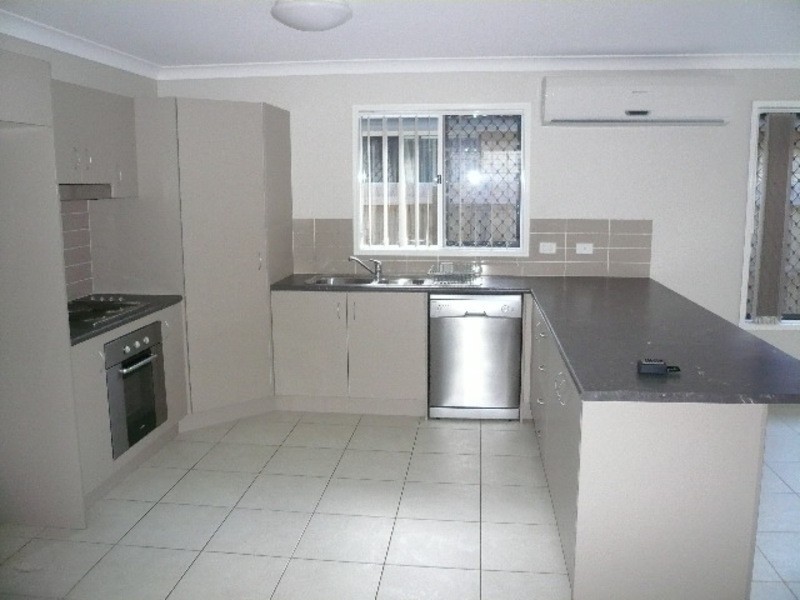 27 Mossman Parade, Waterford QLD 4133
