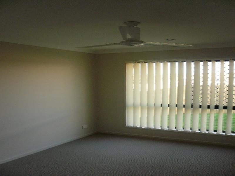 26 Aldgate Crescent, Pacific Pines QLD 4211