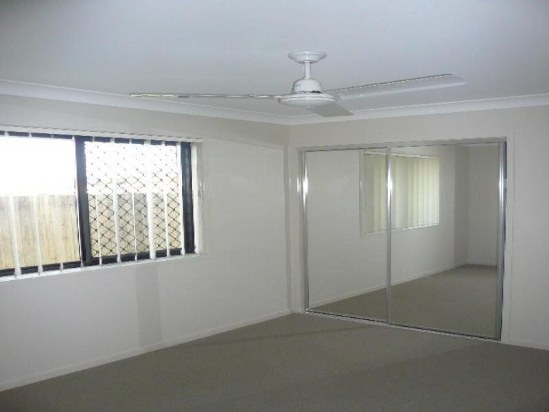 26 Aldgate Crescent, Pacific Pines QLD 4211