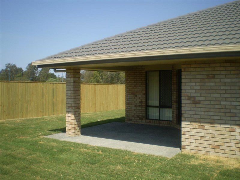 18 Riverparks Way, Upper Caboolture QLD 4510