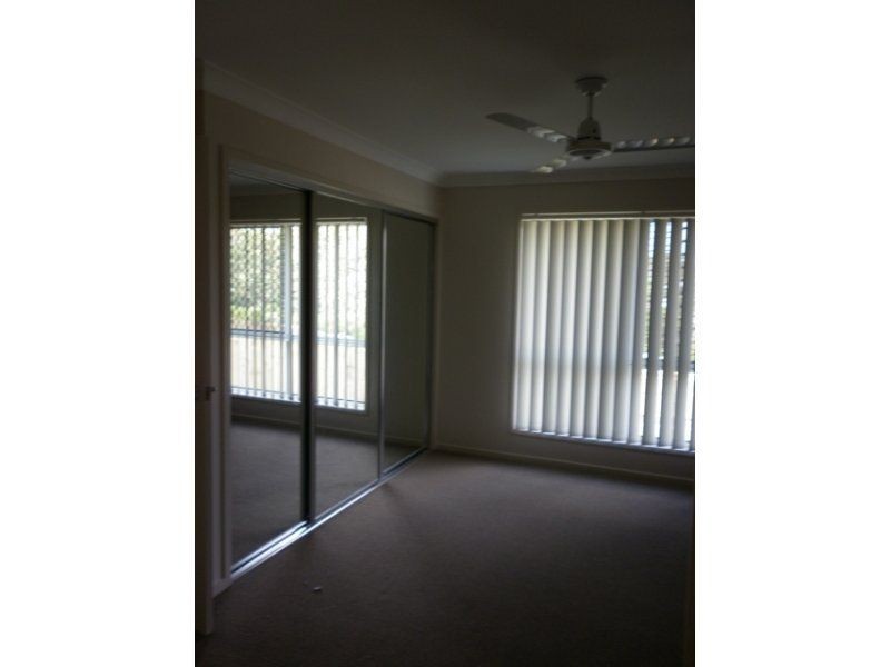 22 Hadrian Crescent, Pacific Pines QLD 4211