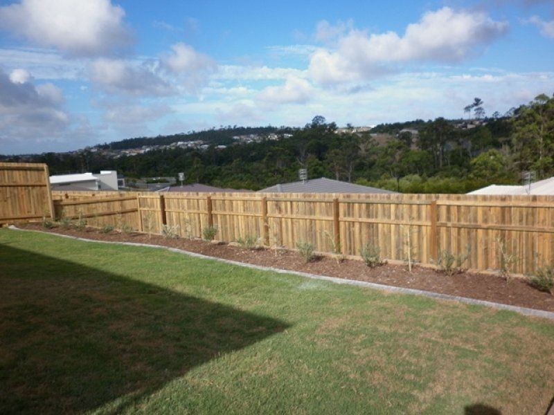 22 Hadrian Crescent, Pacific Pines QLD 4211