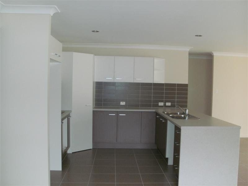 3 Hyacinth Court, Upper Caboolture QLD 4510