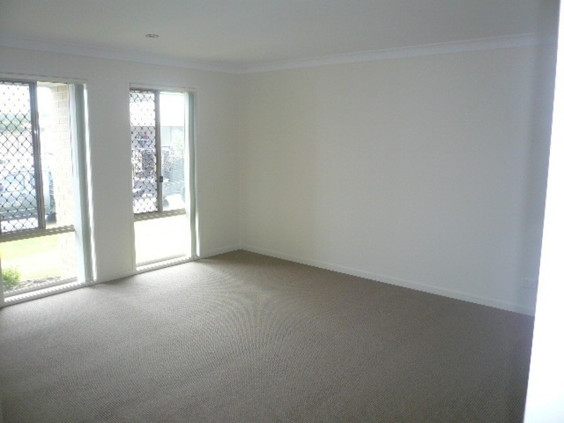 29 Adam Street, Beachmere QLD 4510