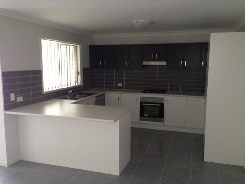 14 Kate Court, Chuwar QLD 4306