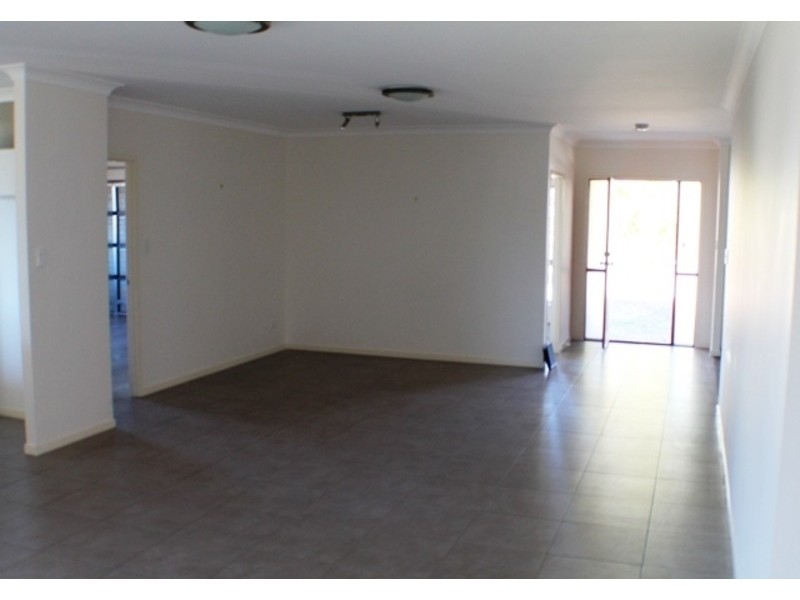 63 Woodlands Boulevard, Waterford QLD 4133