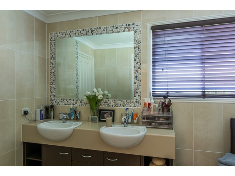 17 Kauri Pine Street, Reedy Creek QLD 4227