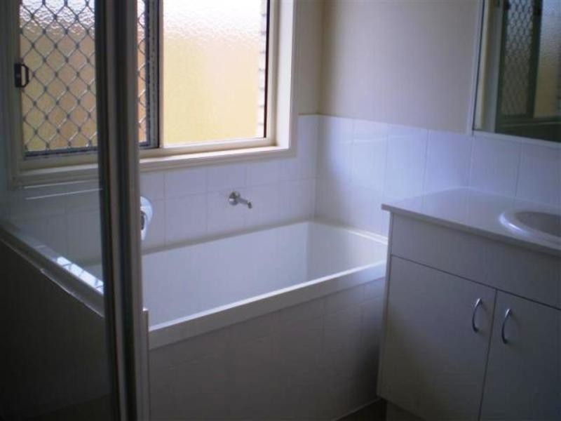12 Dornoch Crescent, Raceview QLD 4305