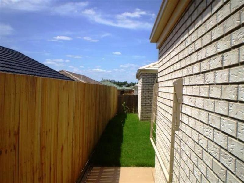 12 Dornoch Crescent, Raceview QLD 4305
