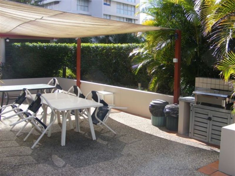 5/5 Fourth Avenue, Burleigh Heads QLD 4220