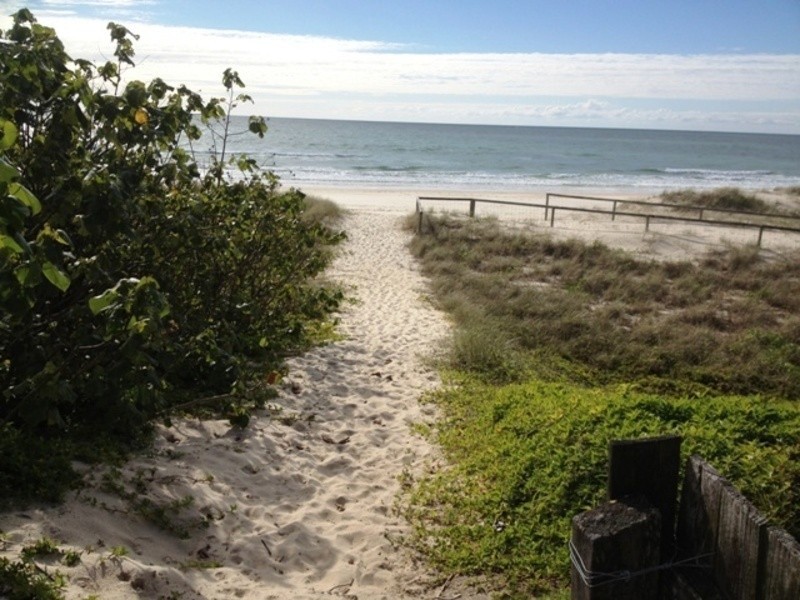 1/265 Golden Four Drive, Bilinga QLD 4225