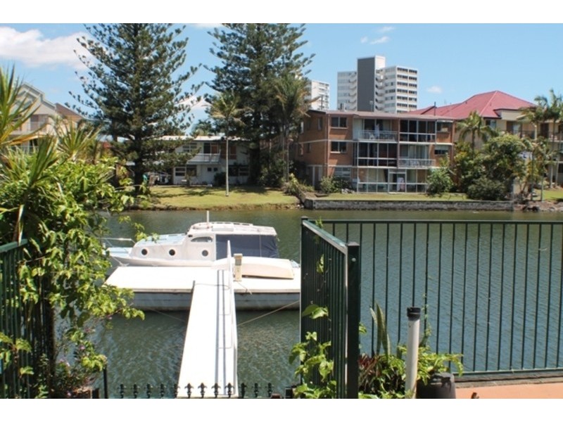 12/11 Paradise Island, Surfers Paradise QLD 4217