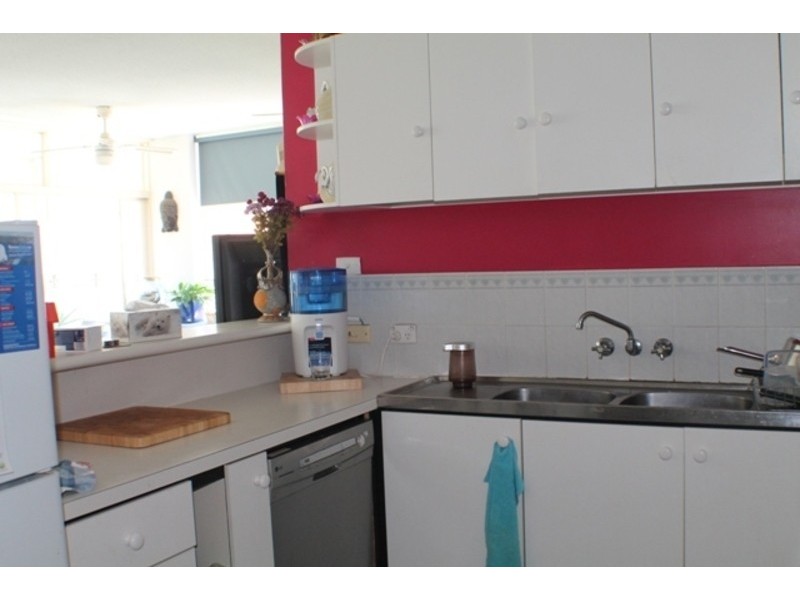 12/11 Paradise Island, Surfers Paradise QLD 4217