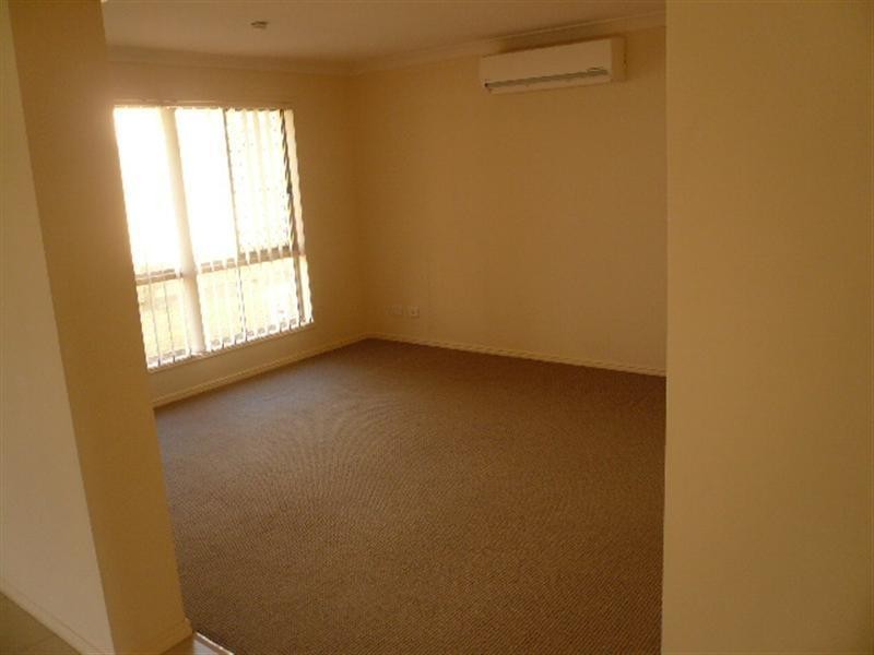 16 Dornoch Crescent, Raceview QLD 4305