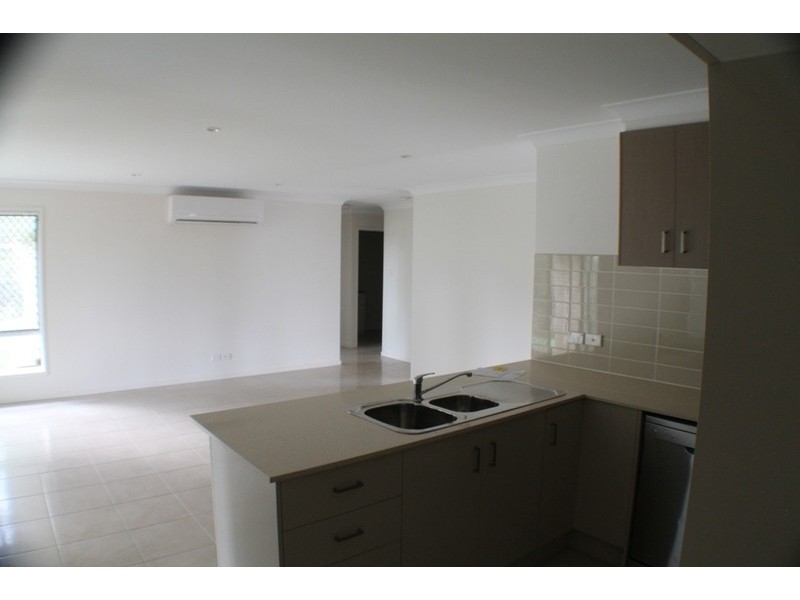 48 Essex Street, Chuwar QLD 4306