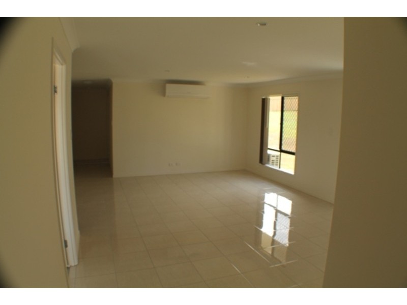 14 Lucinda Court, Chuwar QLD 4306