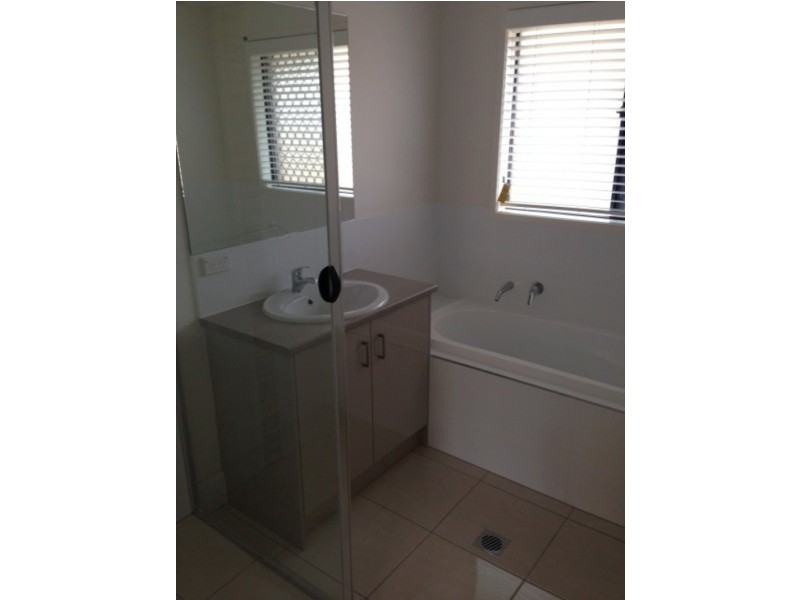 14 Lucinda Court, Chuwar QLD 4306