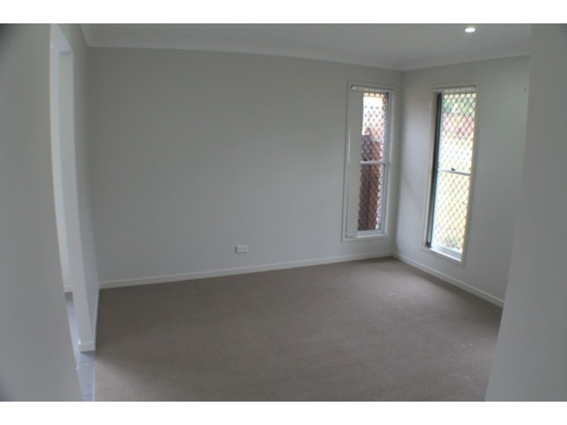 7 Honeyeater Crescent, Moggill QLD 4070